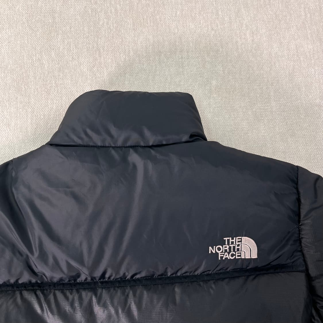 W 100 노스페이스 1996 눕시 700 블랙 패딩 상품이미지5