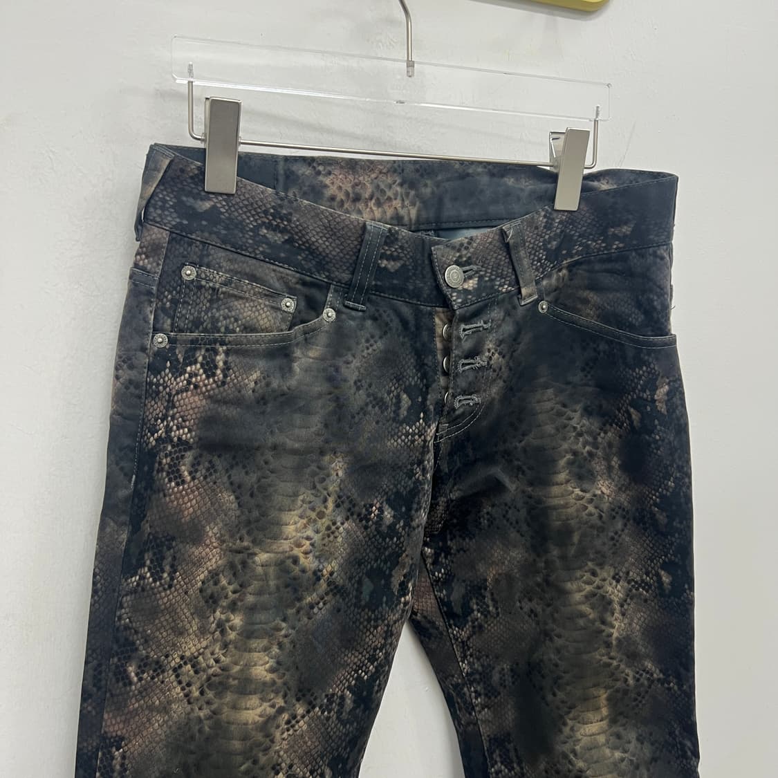 토네이도마트 00s 백레이스업 파이톤 플레어 팬츠 상품이미지6