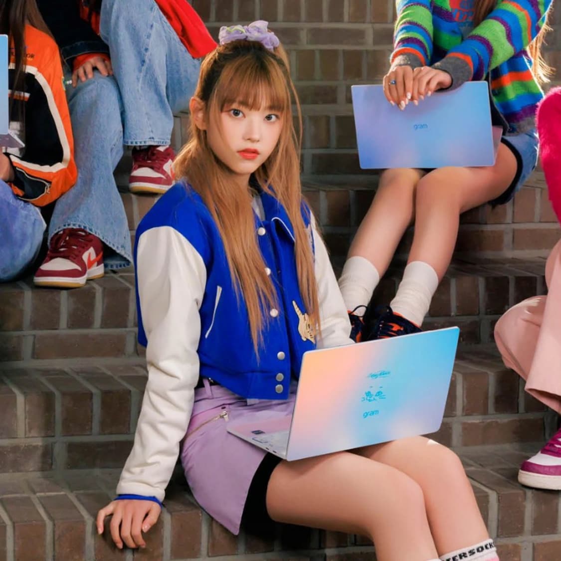 르아위 뉴진스 해린 바시티 자켓 상품이미지2