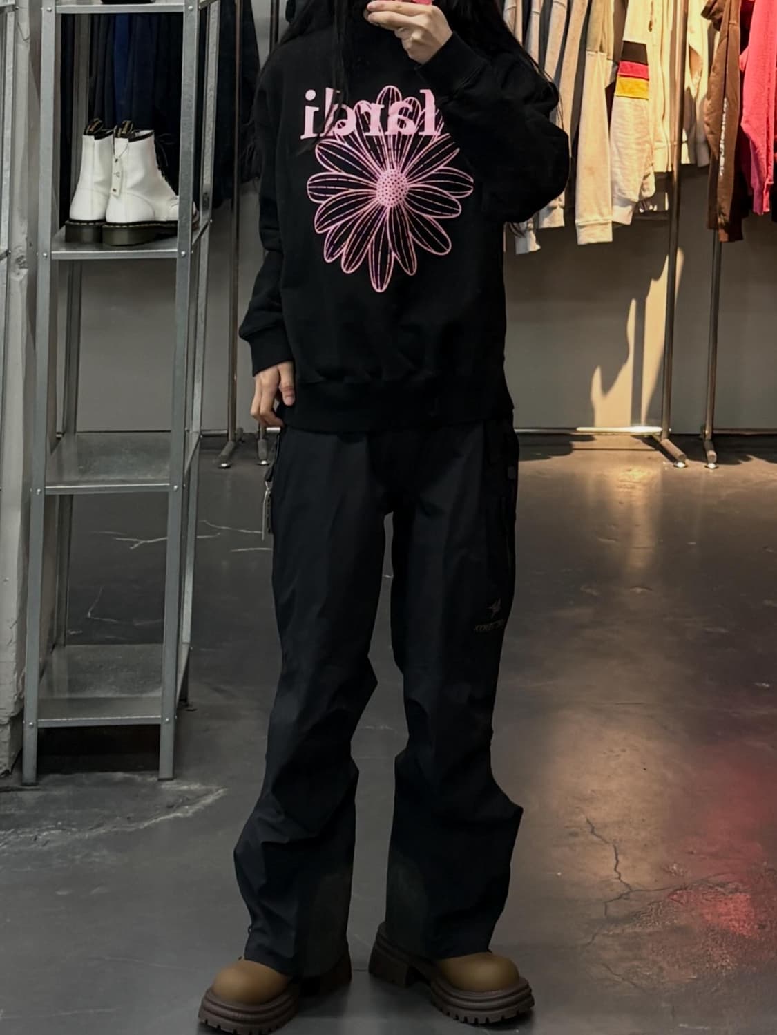 마르디메크르디 시그니처 플라워 블랙핑크 스웨트셔츠 A3525 상품이미지1