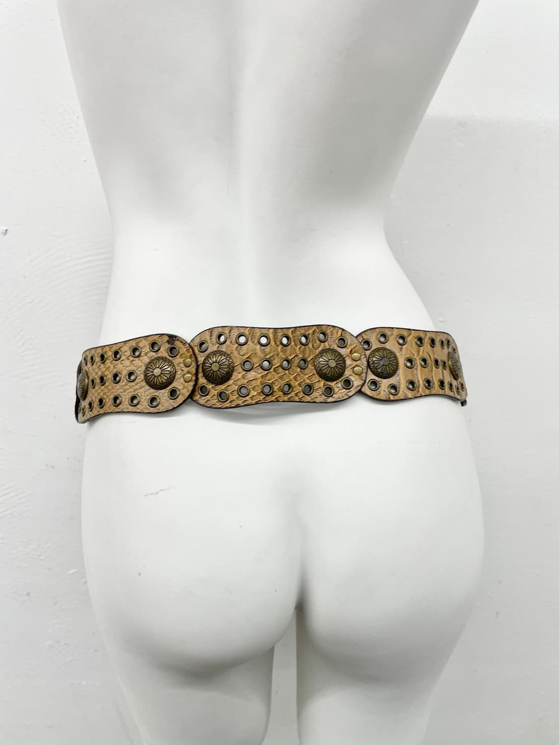 오리엔탈 스터드 펀칭 버클 벨트 상품이미지4