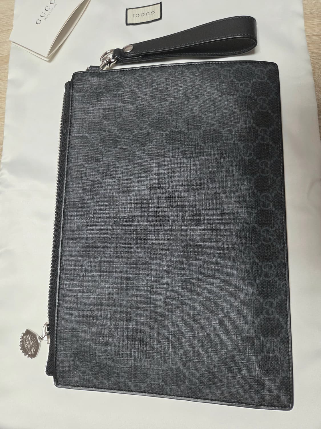 구찌 나이트 쿠리에 GG 수프림 클러치 상품이미지7