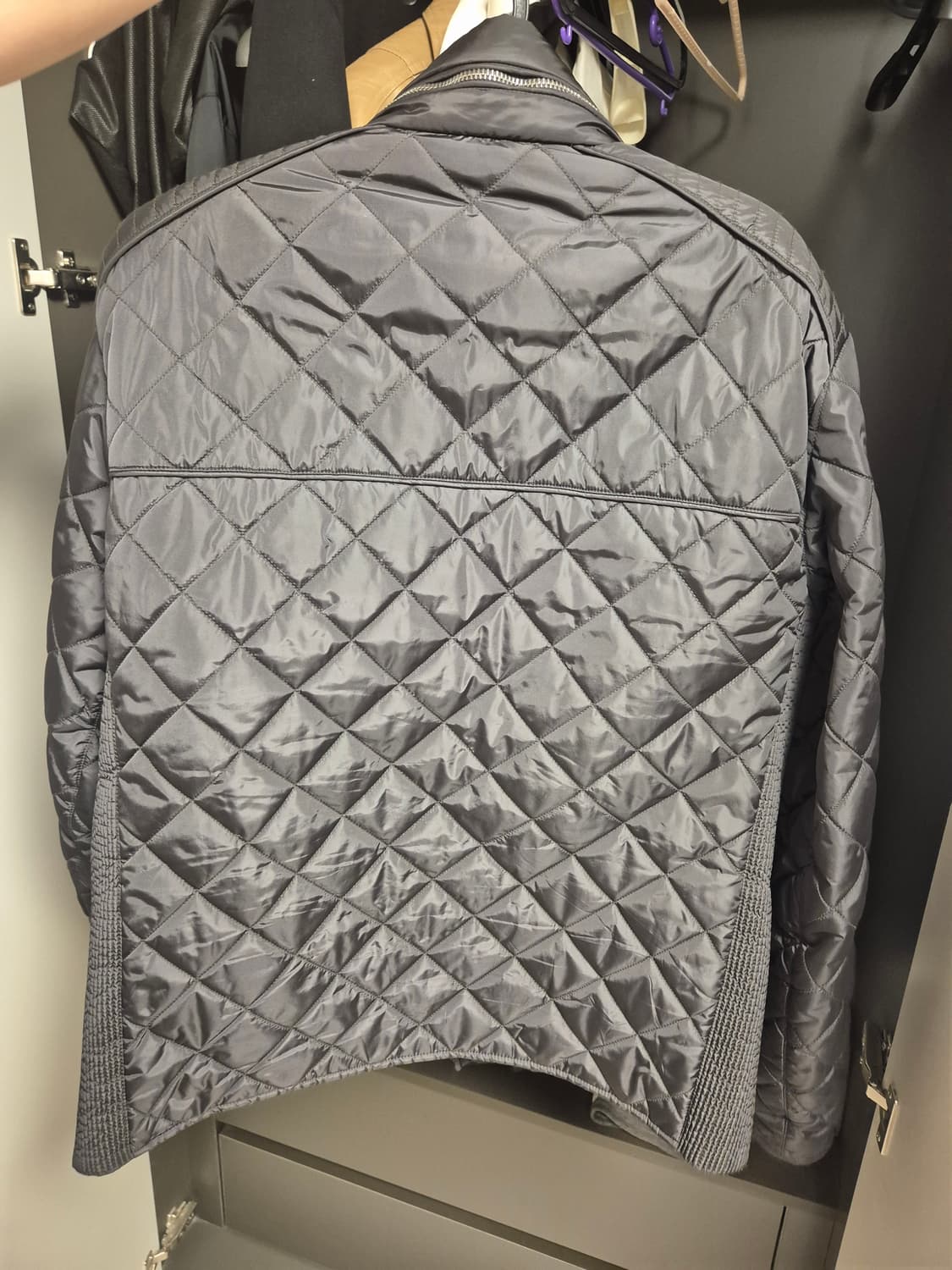 프라다 퀄팅 경량 패딩 xl xxl 56 상품이미지3