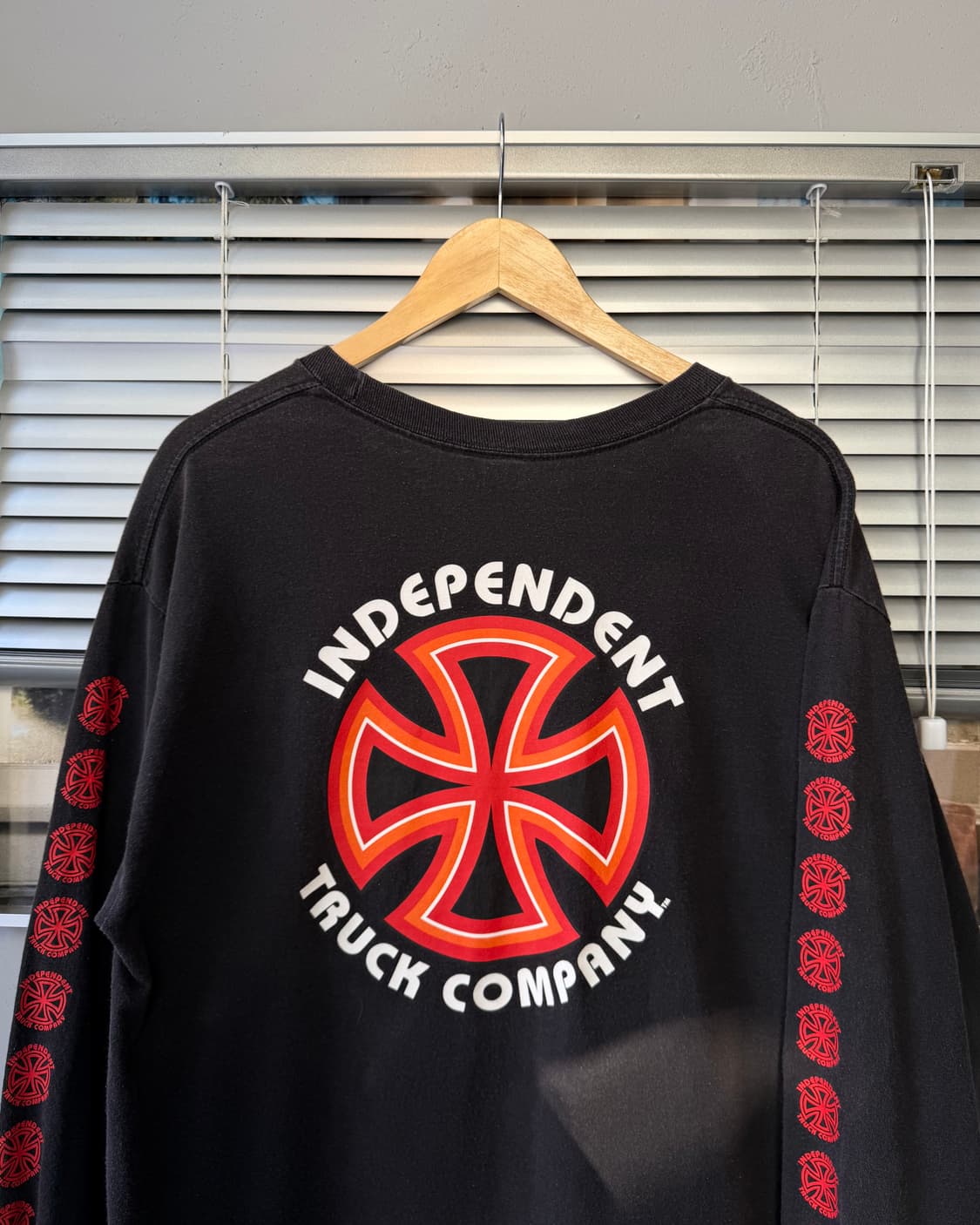 Independent trucks long sleeve 상품이미지2