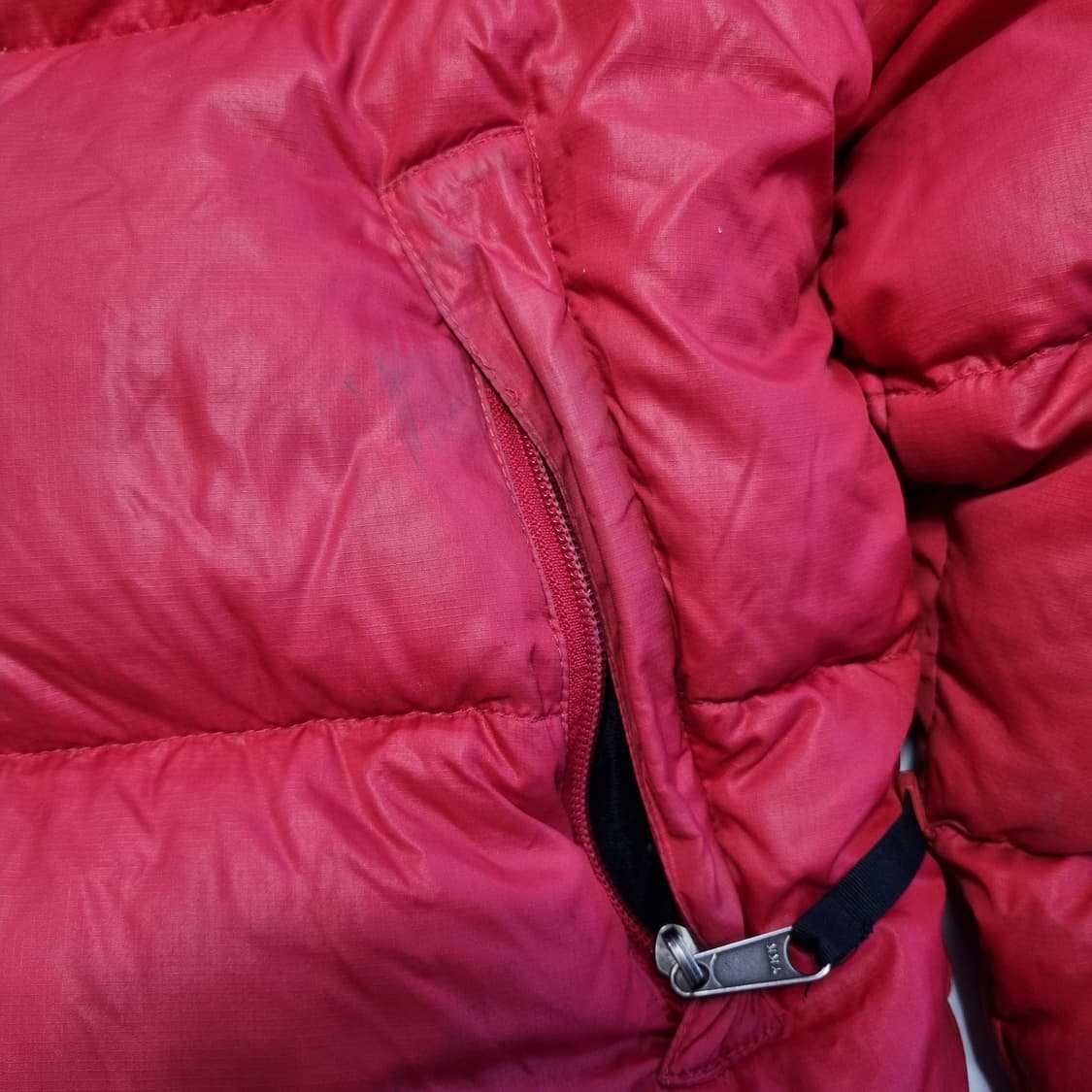 노스페이스 눕시 700 패딩 레드 상품이미지9