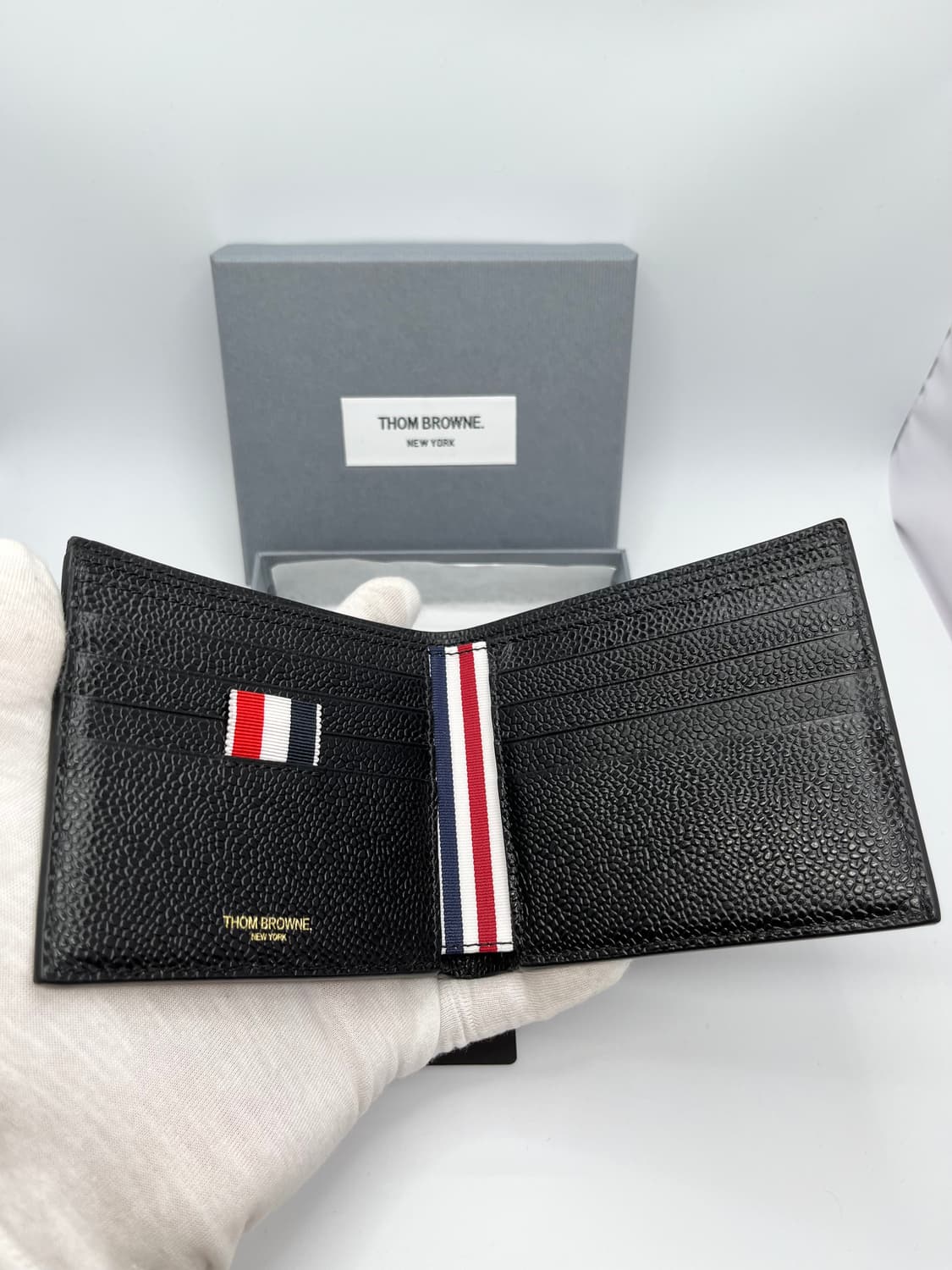 (정품) 톰브라운 삼선 페블그레인 블랙 반지갑 상품이미지4