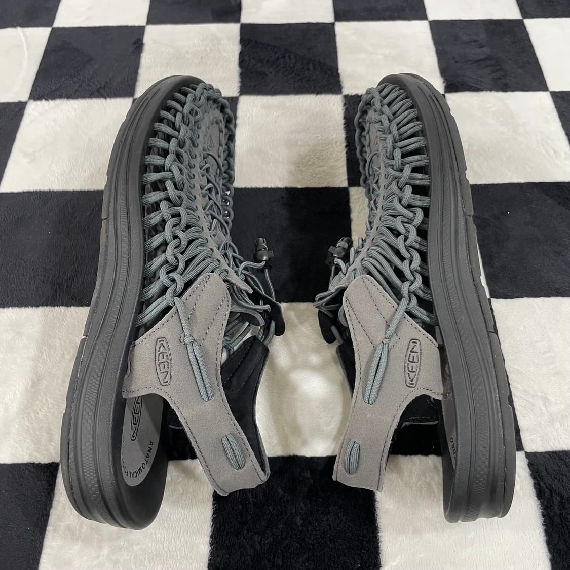 KEEN 킨 유니크 샌들 그레이 블랙 320mm 상품이미지6
