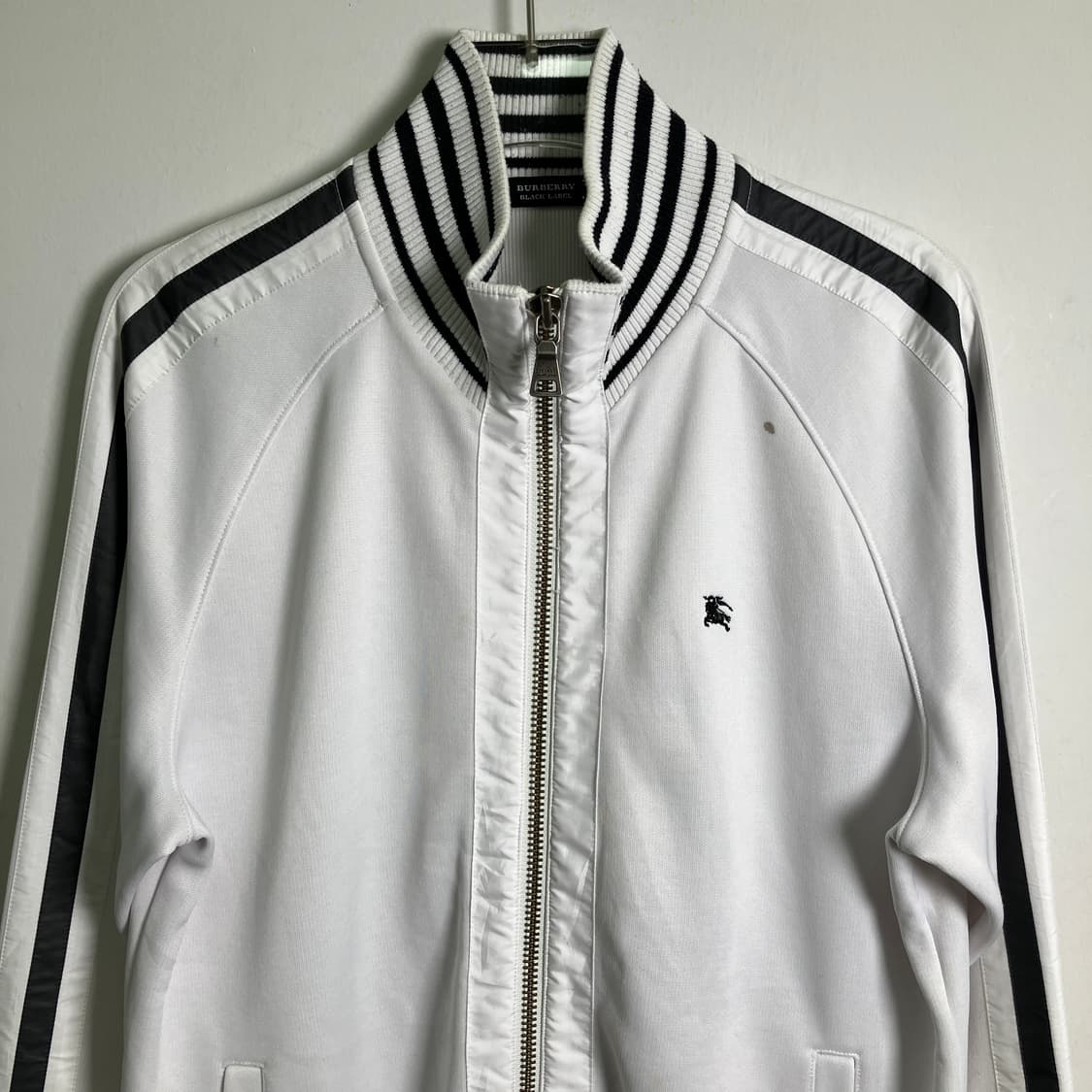 버버리 블랙라벨 화이트 트랙 집업 자켓 상품이미지4
