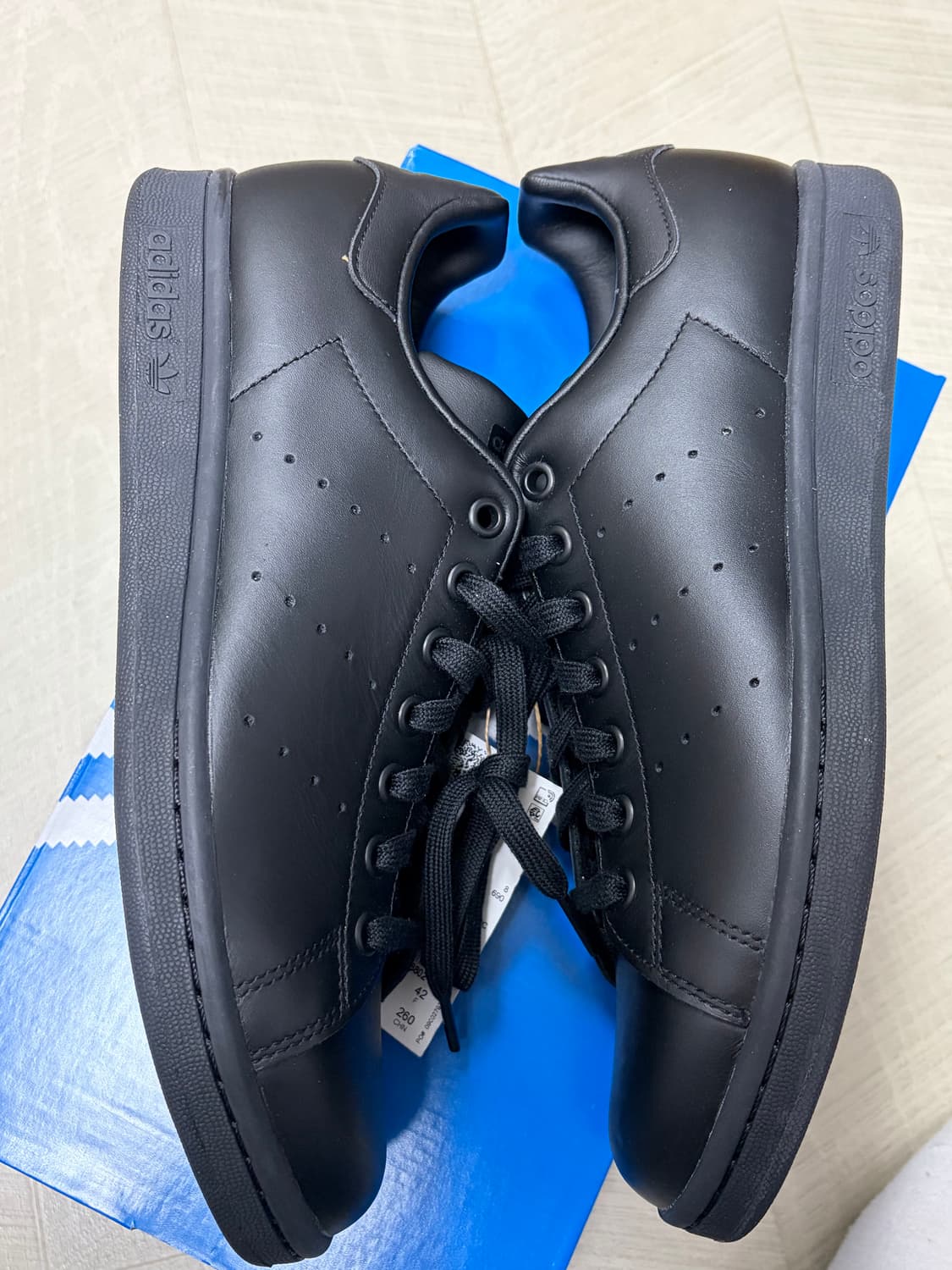 아디다스 스탠스미스 트리플블랙 265 새상품 판매합니다 상품이미지3