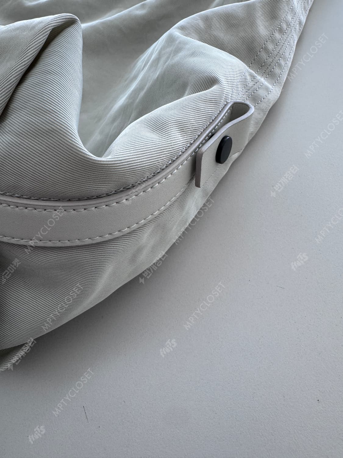 빈폴 LESS BAG2 라지 라이트 그레이 상품이미지9