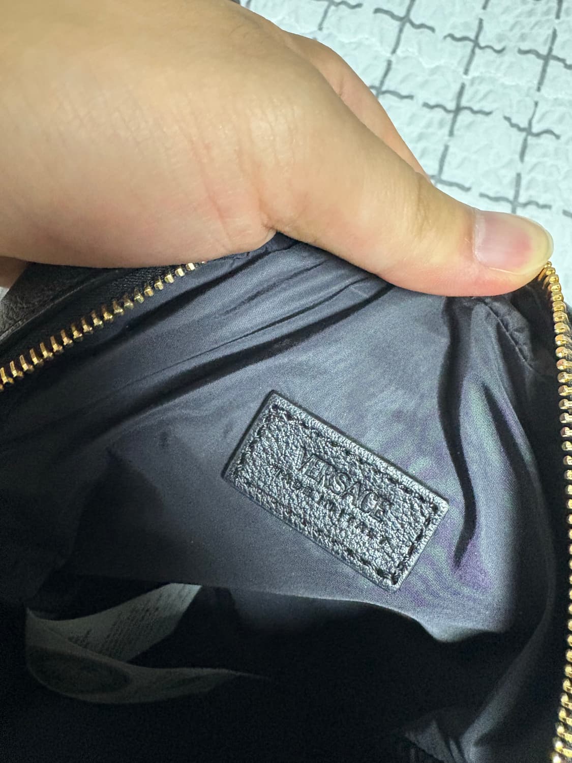 베르사체 그레이니카프 메신저백 남여공용 정품 상품이미지7