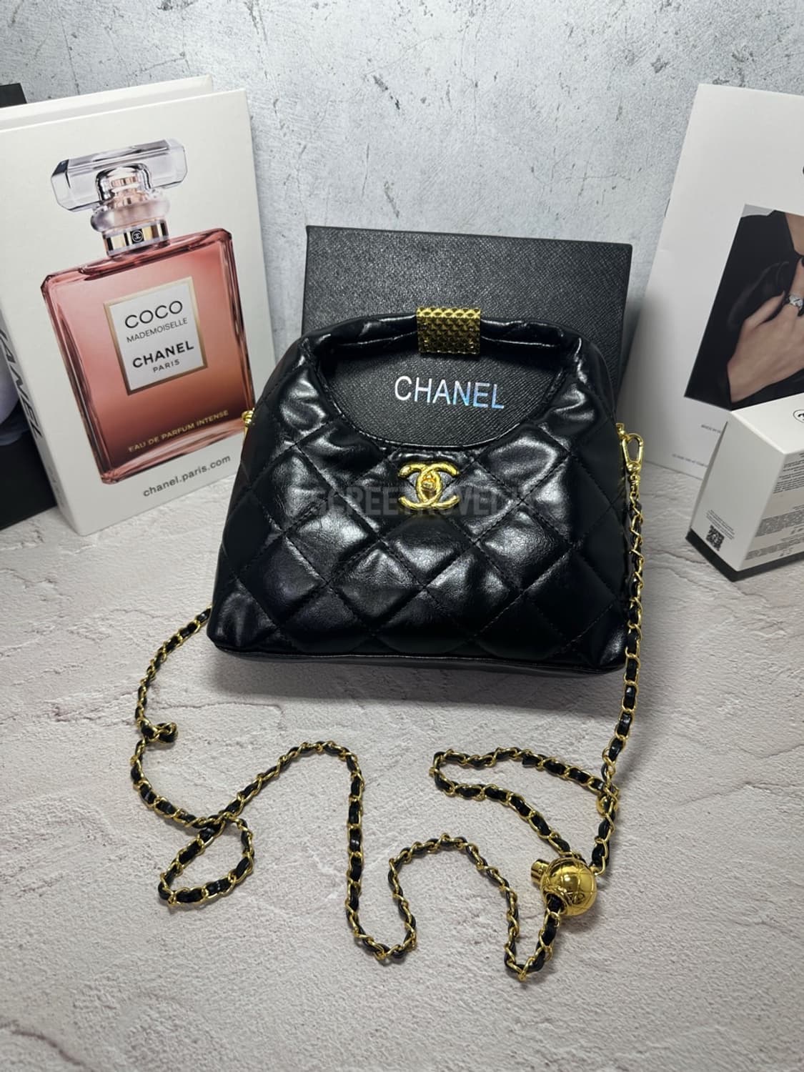 (할인상품)샤넬 램스킨 숄더백 호보백
체인백 블랙 풀박스 무료배송 상품이미지1