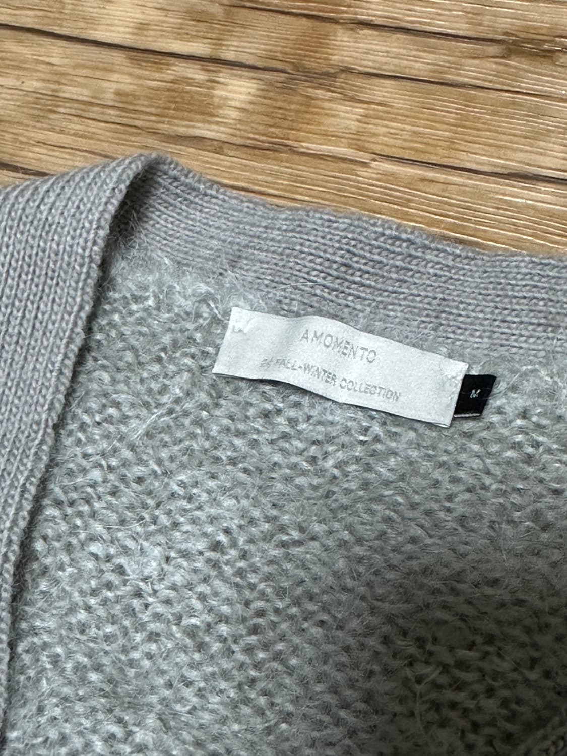 아모멘토 그랜파 가디건 라이트 그레이 M사이즈 판매 상품이미지5