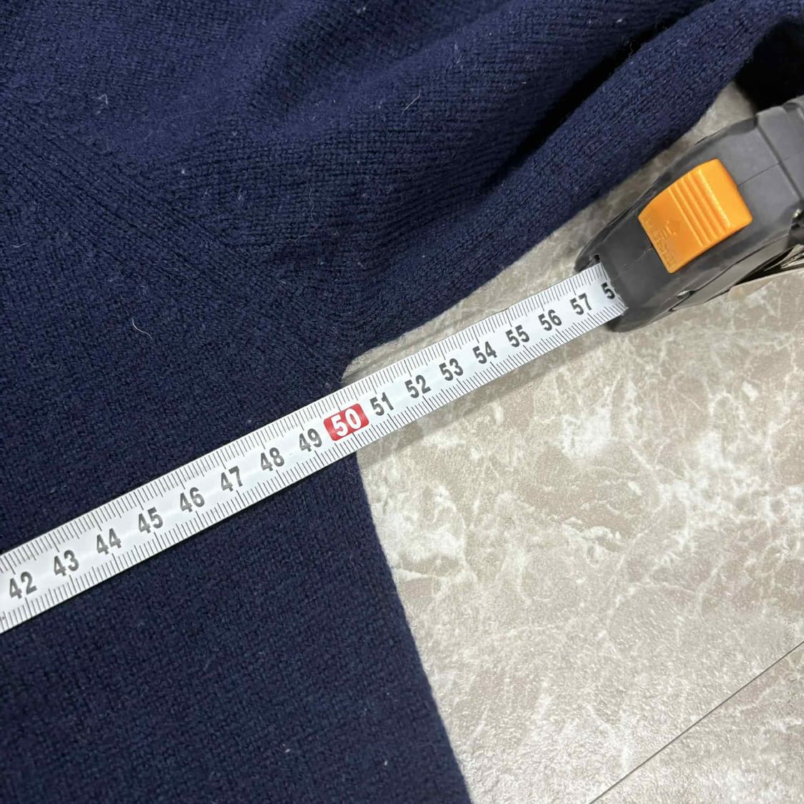 버버리 핀터깔 램스울 네이비 브이넥 니트 상품이미지6