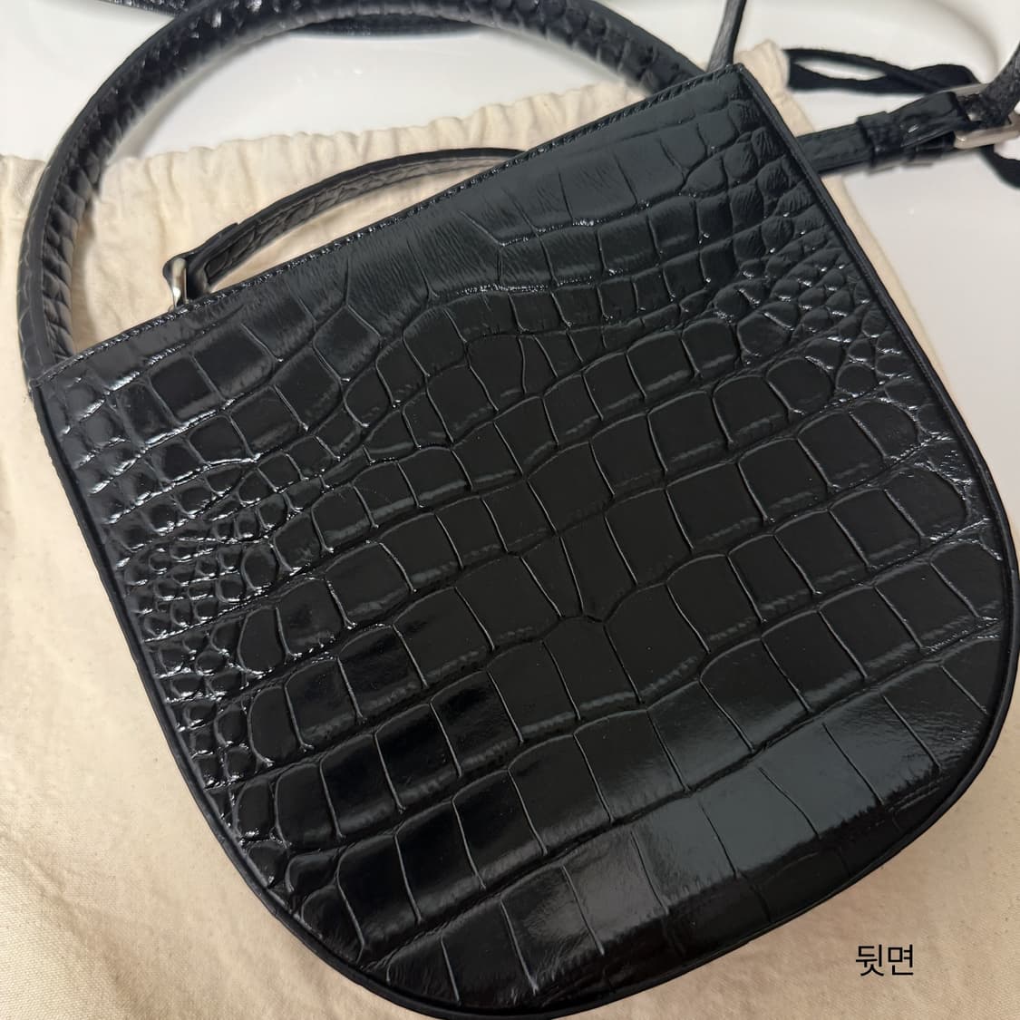 에이유트 커브백 크로스백 상품이미지3