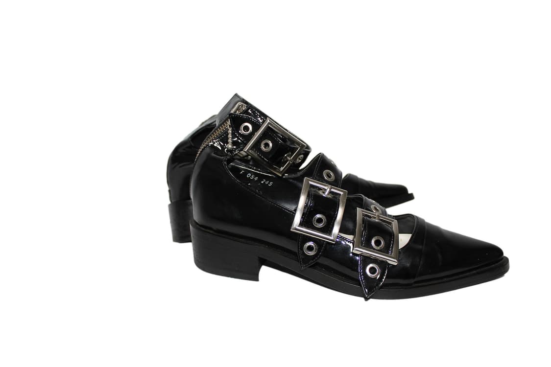 YUUL YIE 율이에 페이던트 레더 스트랩 슈즈 상품이미지4