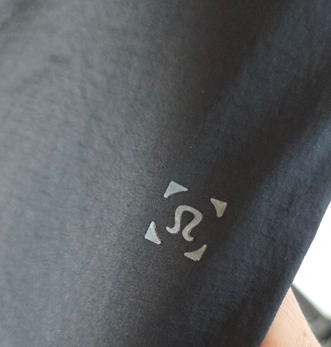 (착샷) 룰루레몬 리퀴지션 봄버 자켓 프리마로프트 상품이미지10