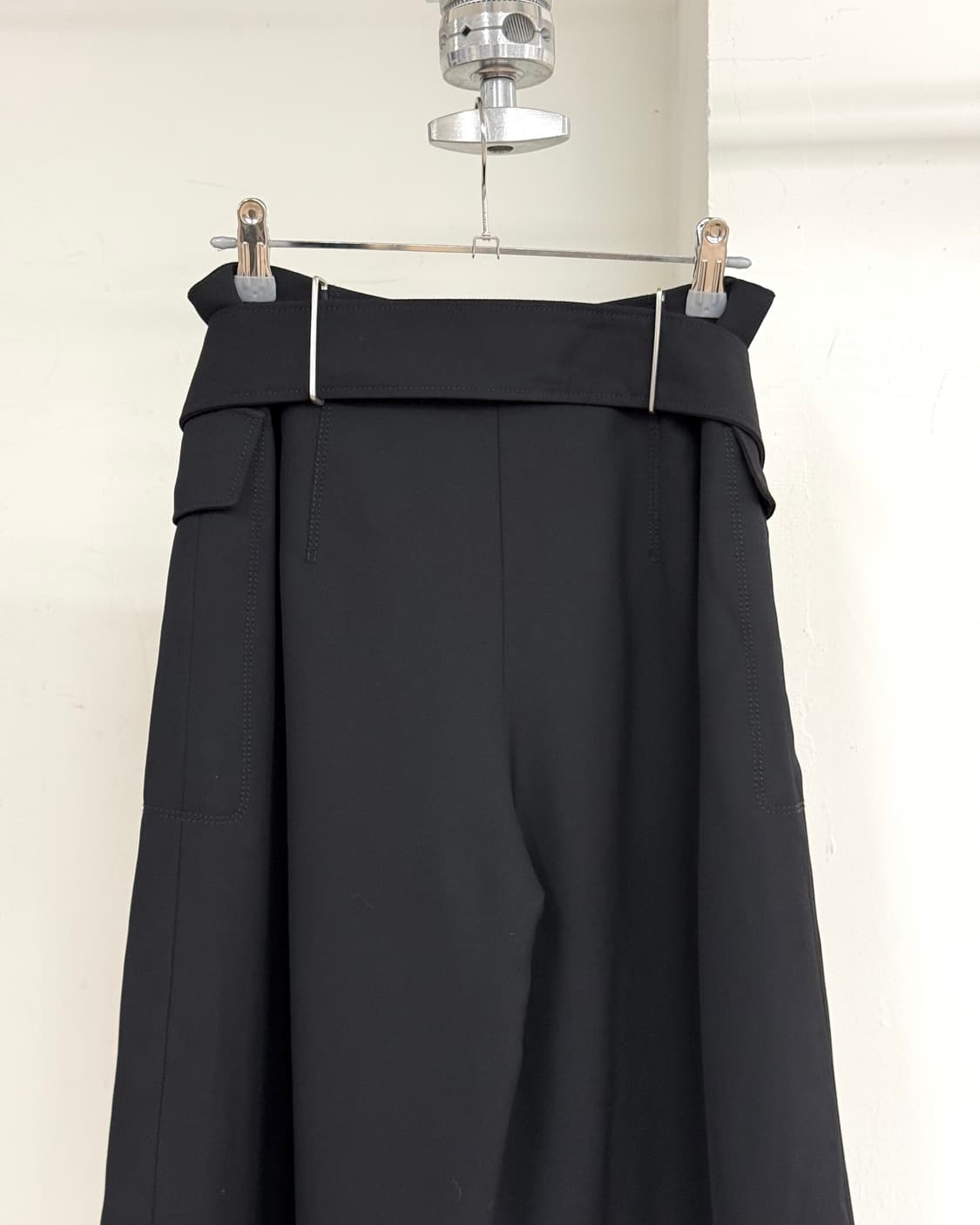 아크네 스튜디오 블랙 와이드레그 벨트 트라우저  상품이미지5