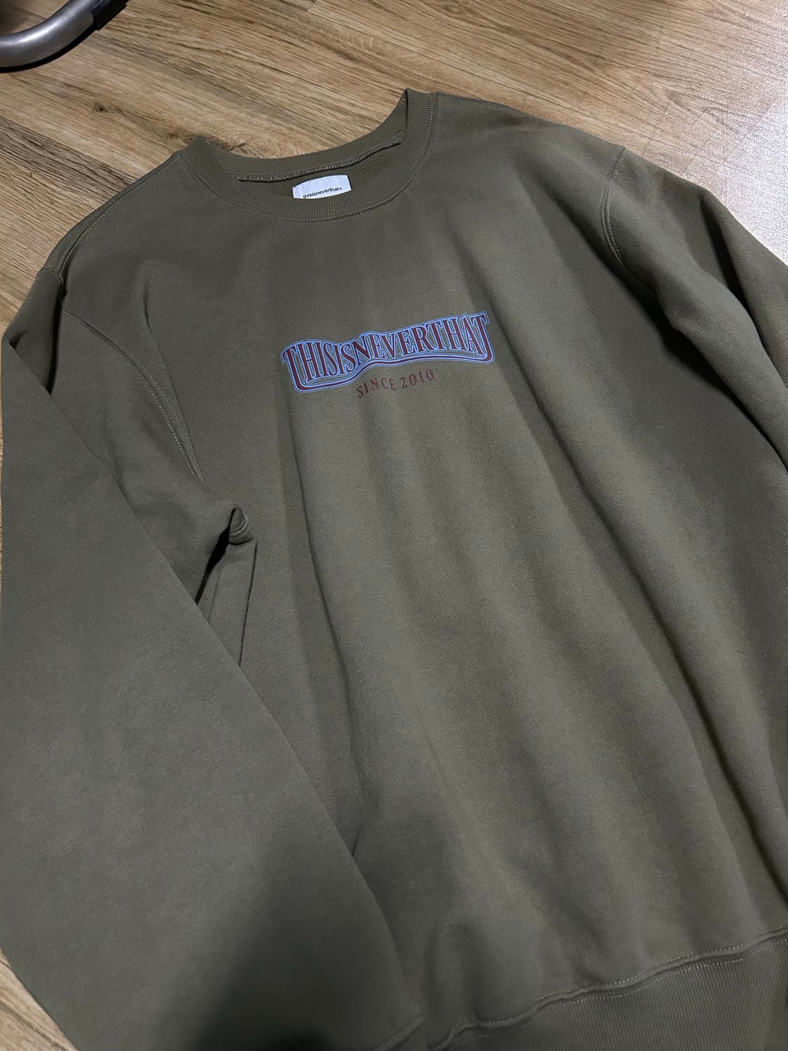 디스이즈네버댓 맨투맨 Low Arch Crewneck Olive 상품이미지4