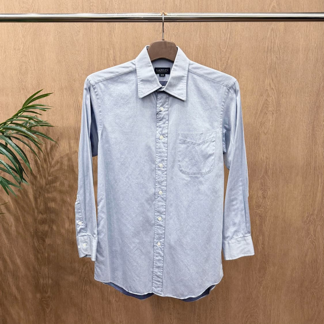 랑방 콜렉션 클래식 코튼 긴팔 셔츠 라운드 컷 포켓 디테일 라이트 블루 상품이미지1