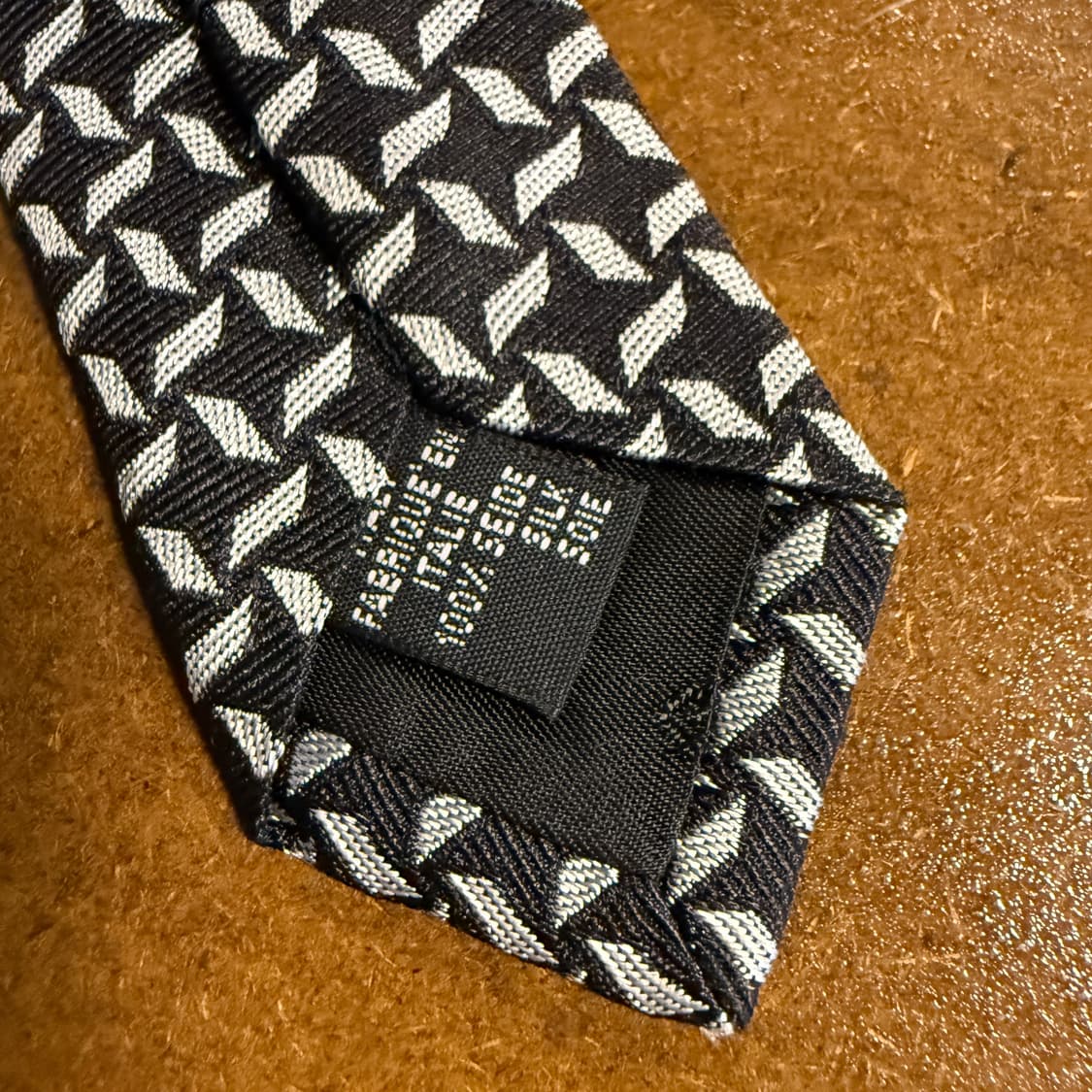 지방시 올오버 지오메트릭 패턴 실크 넥타이 블랙 상품이미지4