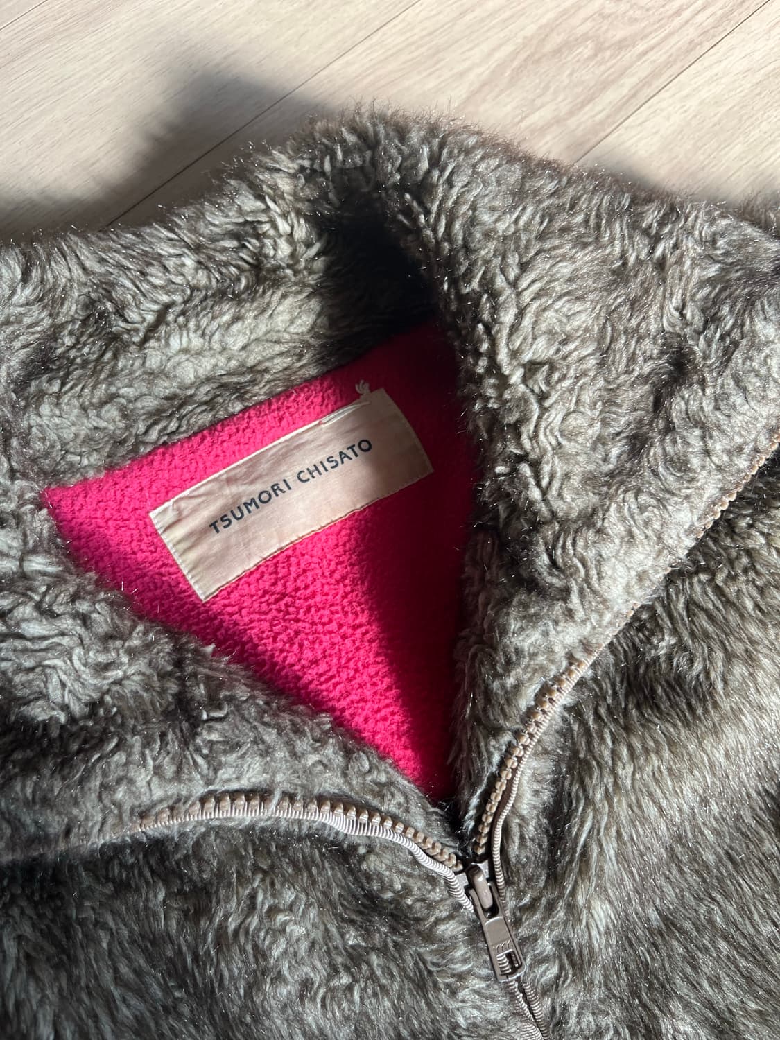 츠모리 치사토 그레이 브라운 퍼 자켓 상품이미지2