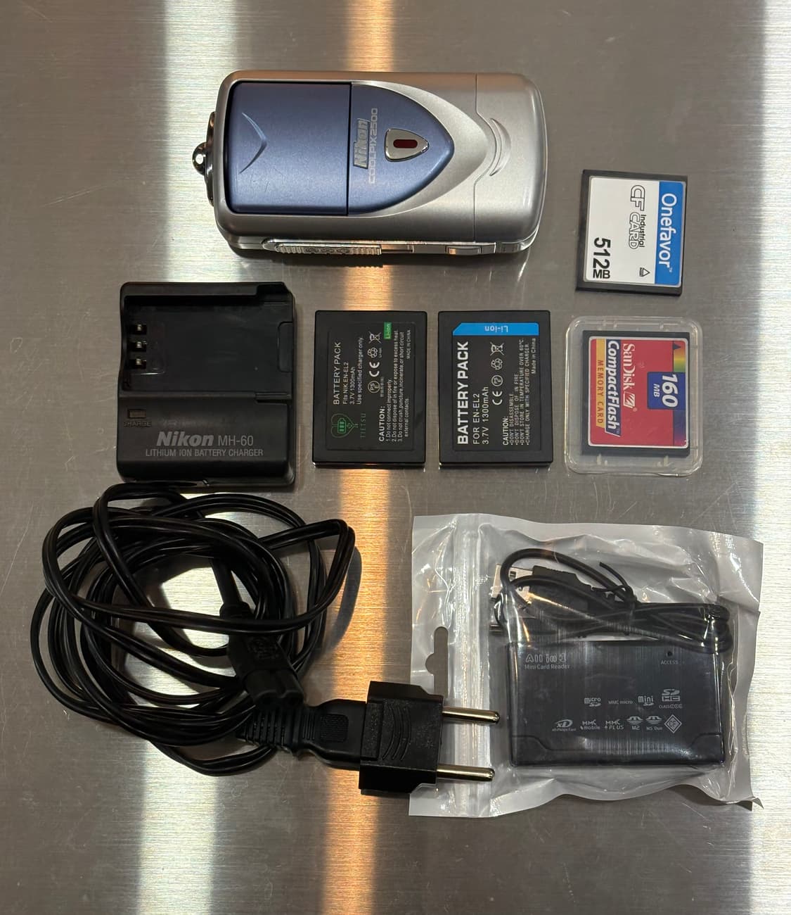 배터리2개/황조지/셀카가능)니콘 쿨픽스 2500 빈티지디카 상품이미지2