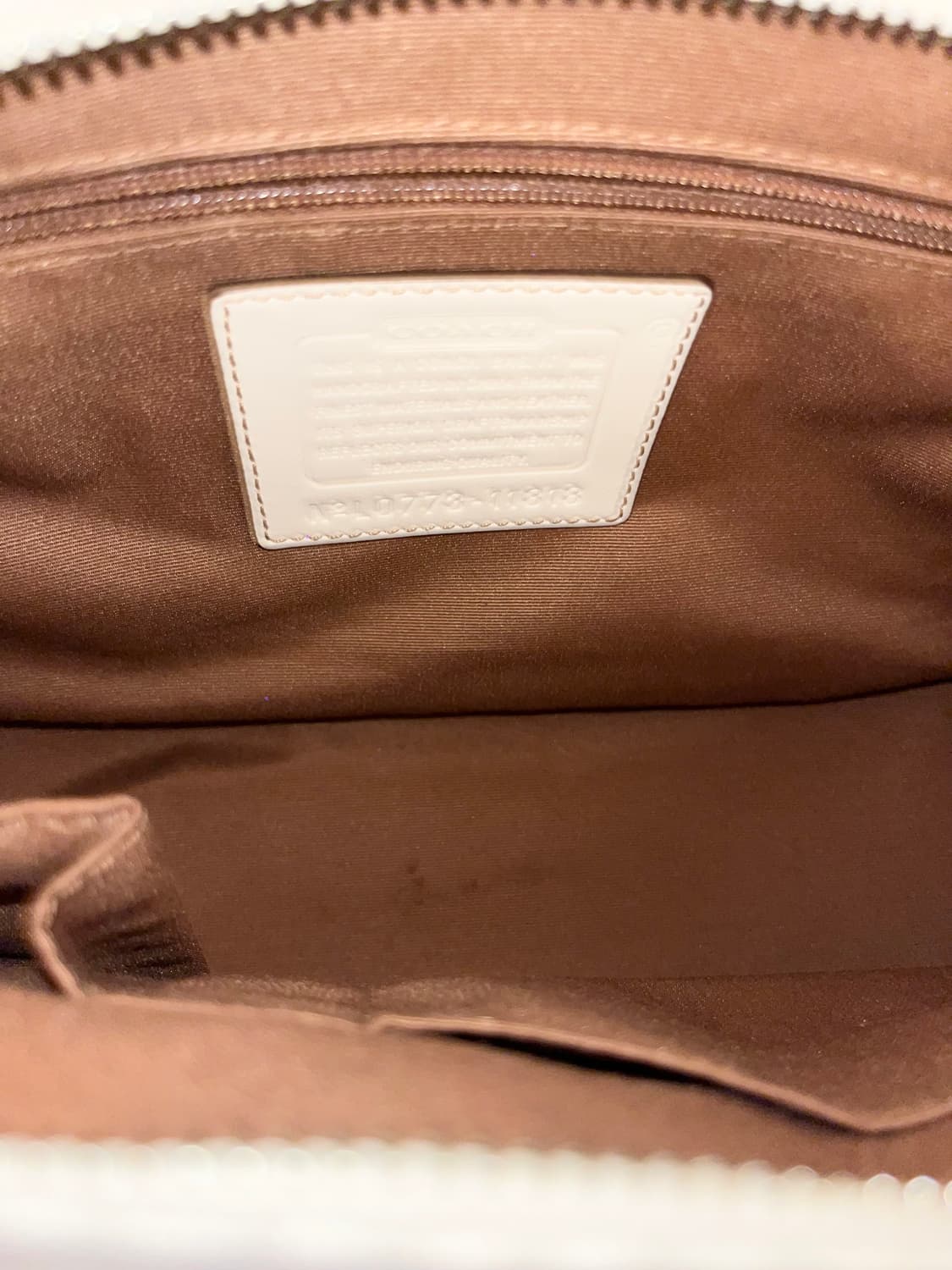 📦 Coach basic All white Shoulder Bag 상품이미지8