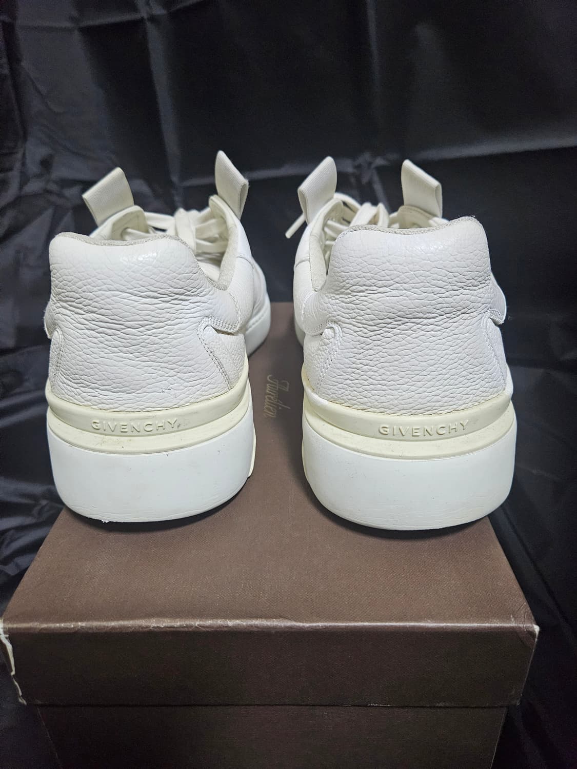 지방시 윙 로우 스니커즈 상품이미지4