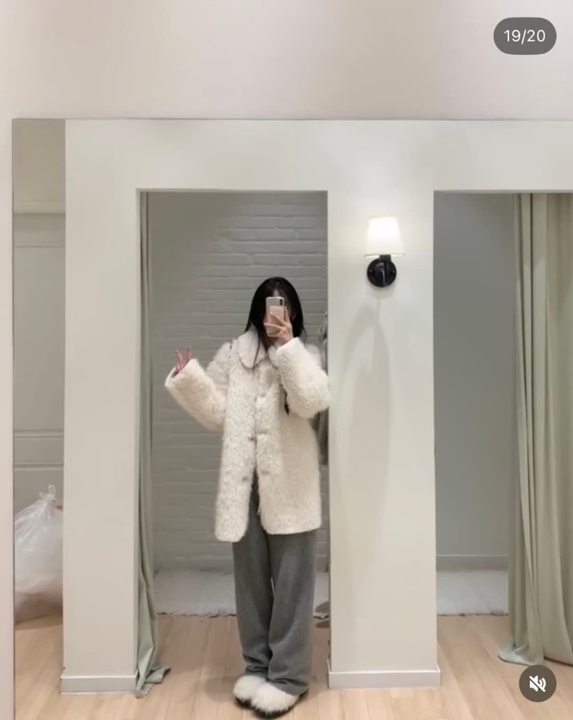 (새상품)누아누아 캐롤 퍼 하프코트 상품이미지3