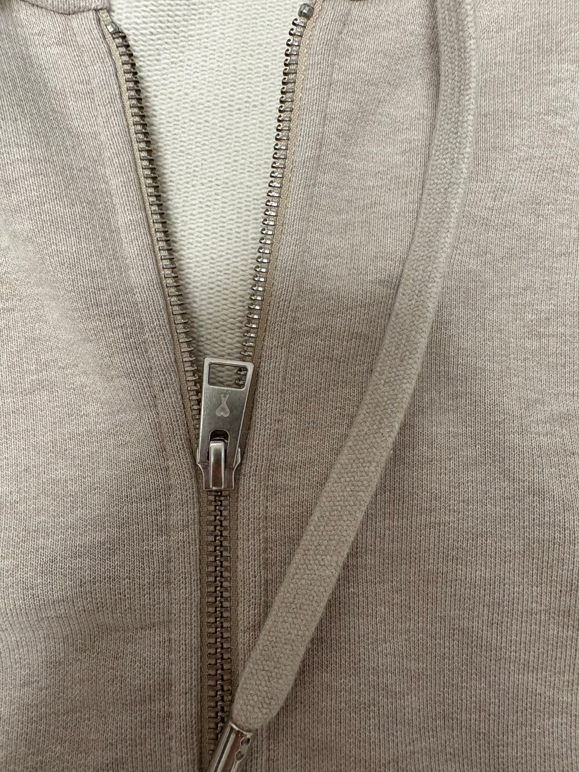 아미 스몰 하트 로고 후드집업 베이지 상품이미지4