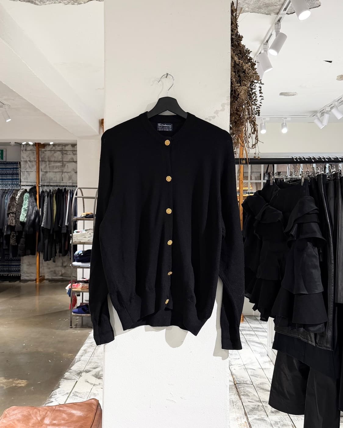 버버리 블랙 가디건 블랙 골드 버튼 울 가디건 상품이미지1