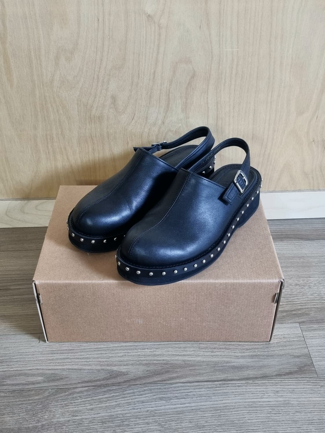 셀레디프 클로그 barnet stud clogs black 255 상품이미지5