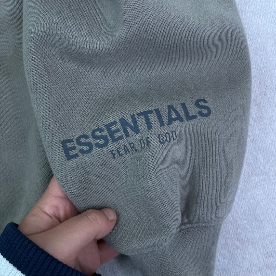 100 피오갓 에센셜 반집업 맨투맨  상품이미지5