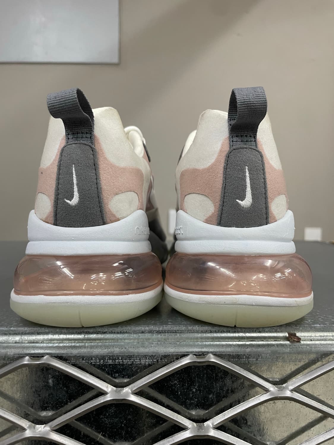 나이키 에어맥스 270 리액트 핑크 240 상품이미지3