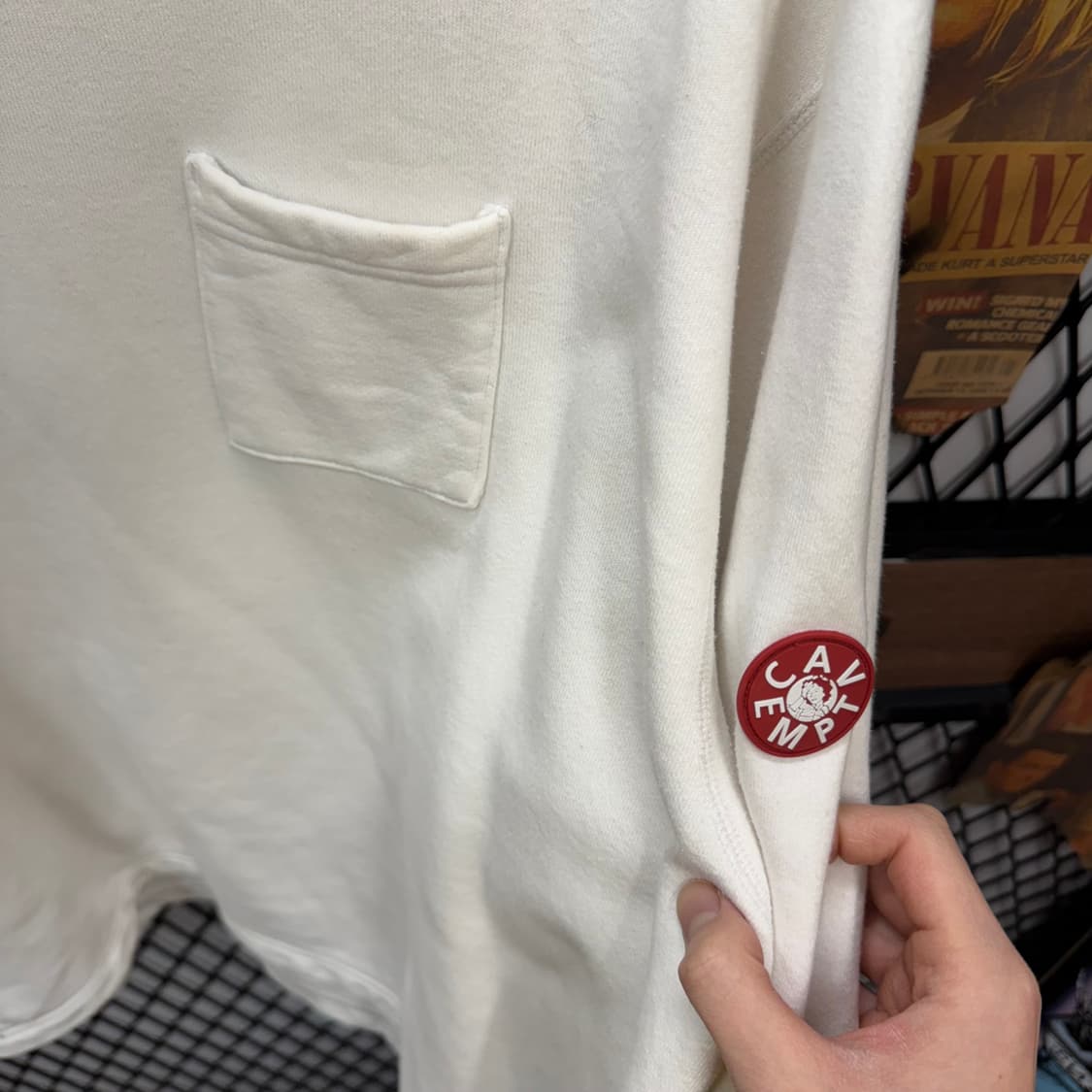 카브엠트 원포켓 스웻셔츠 후면 CE 로고 포인트 화이트 맨투맨 상품이미지5