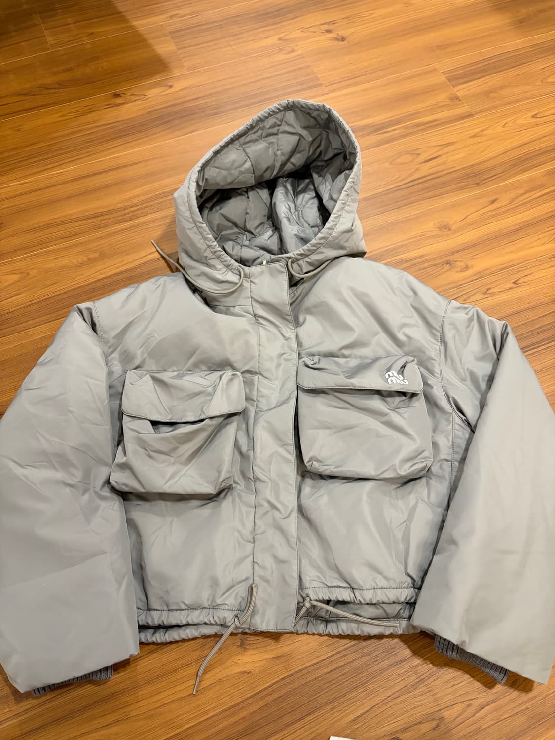 미우미우 패딩팔아요 상품이미지1