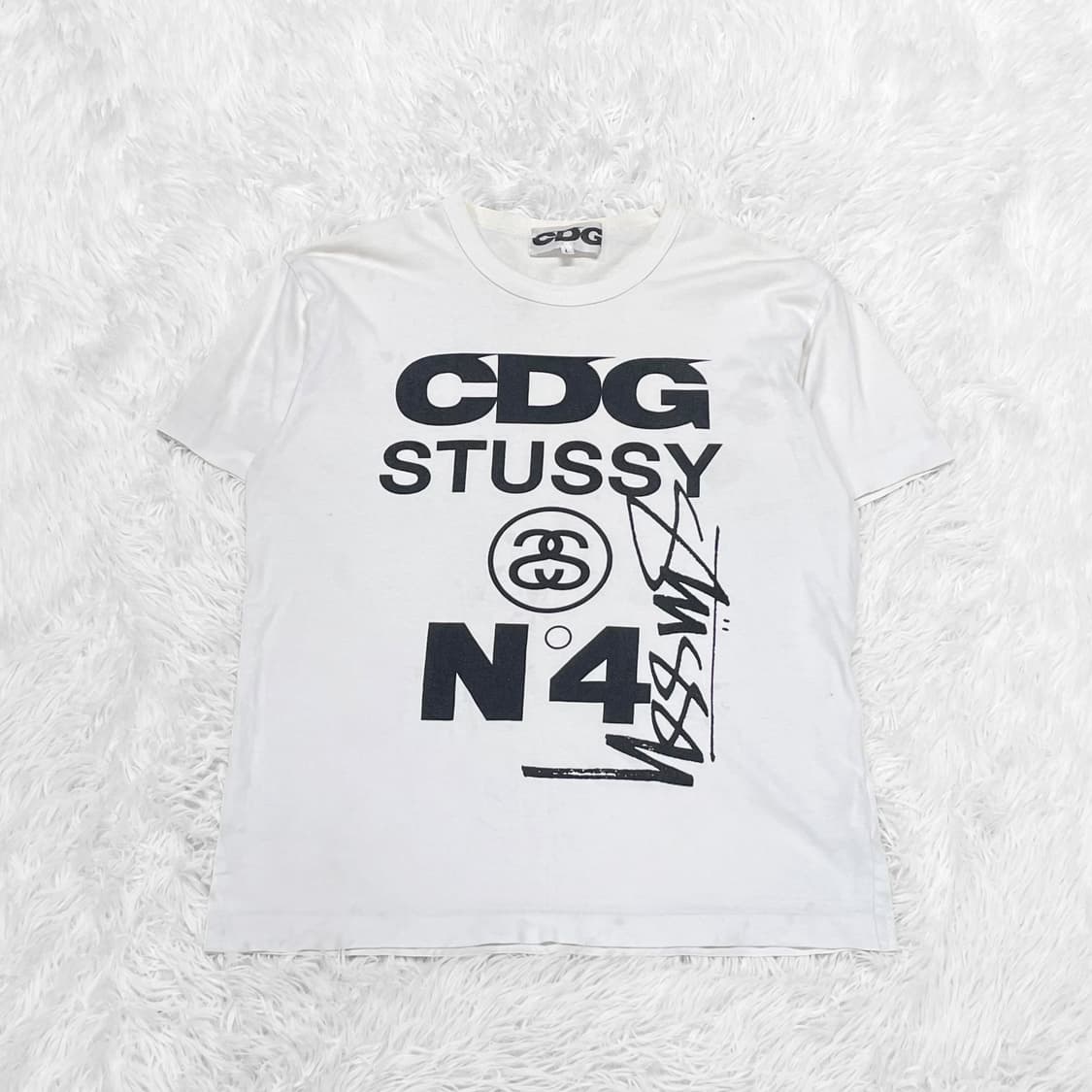 Cdg 꼼데가르송 x 스투시 반팔티 화이트 상품이미지2