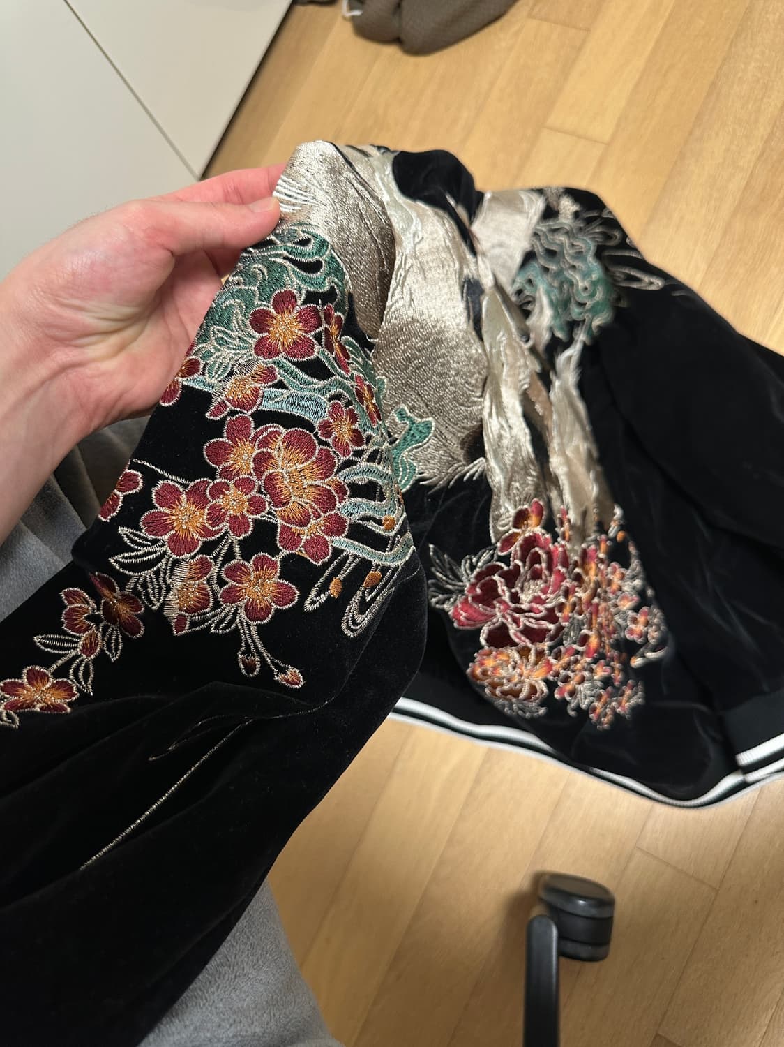 벨벳 자수 스카쟌  블랙 상품이미지7