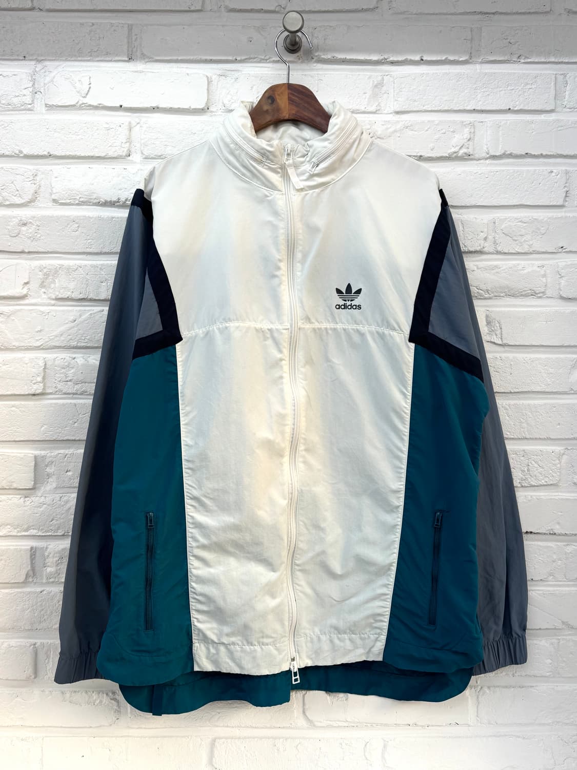 아디다스 화이트 블루 투웨이 바람막이 상품이미지3