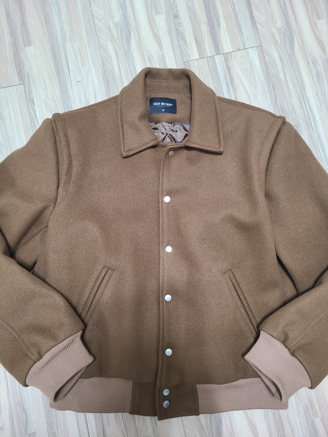 이지노이지 바시티 자켓 -브라운 2사이즈 상품이미지4