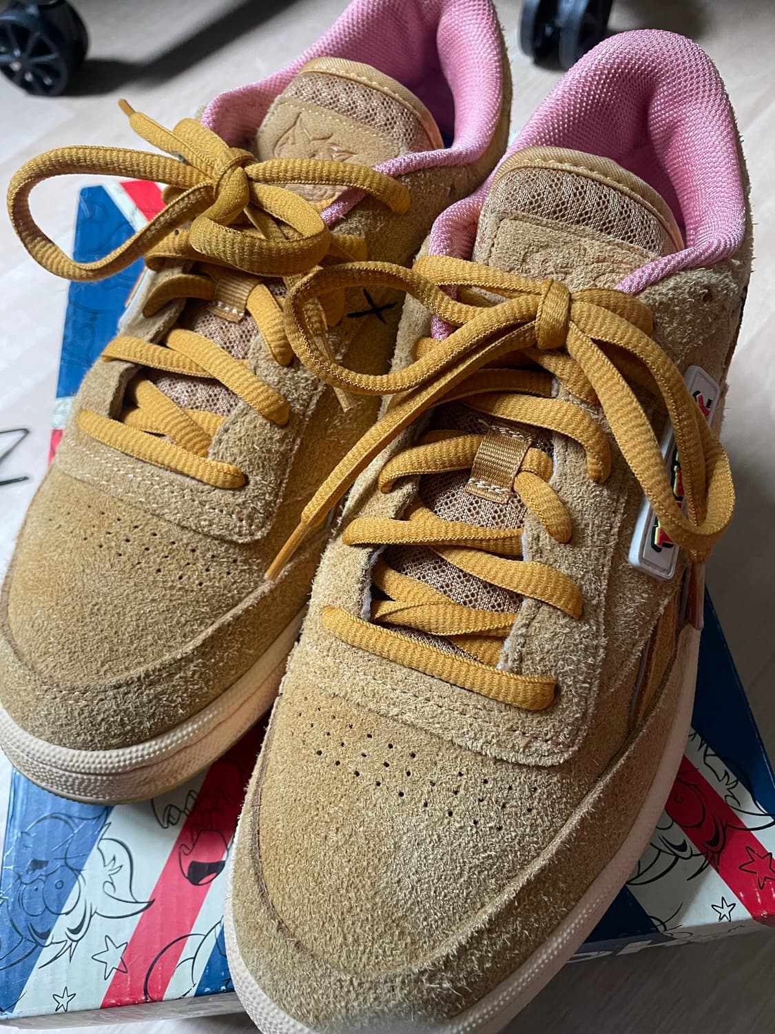 리복 x 톰과 제리 클럽씨 리벤지 로우 제리 260 상품이미지2