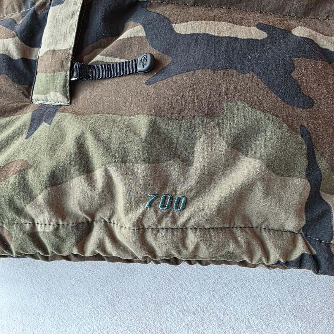 일본판 노스페이스 700 센터로고 눕시조끼 카모XXL(110)
 상품이미지6