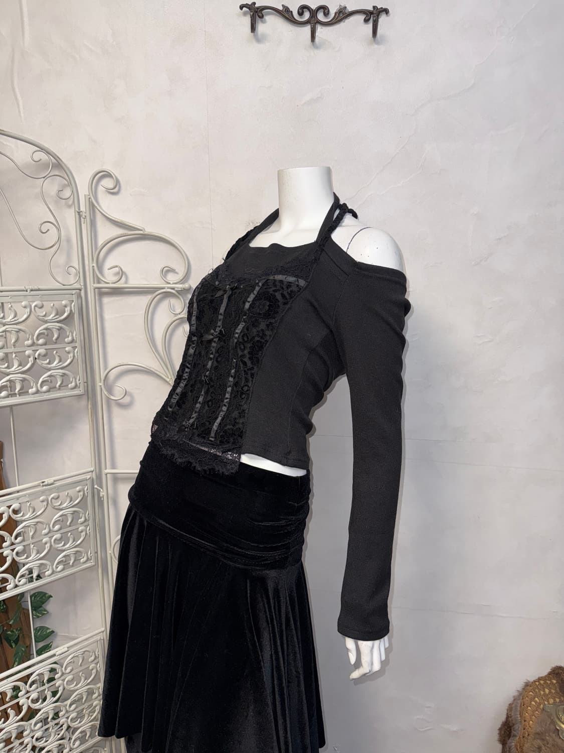 Black oriental floral lace halter knit 상품이미지3