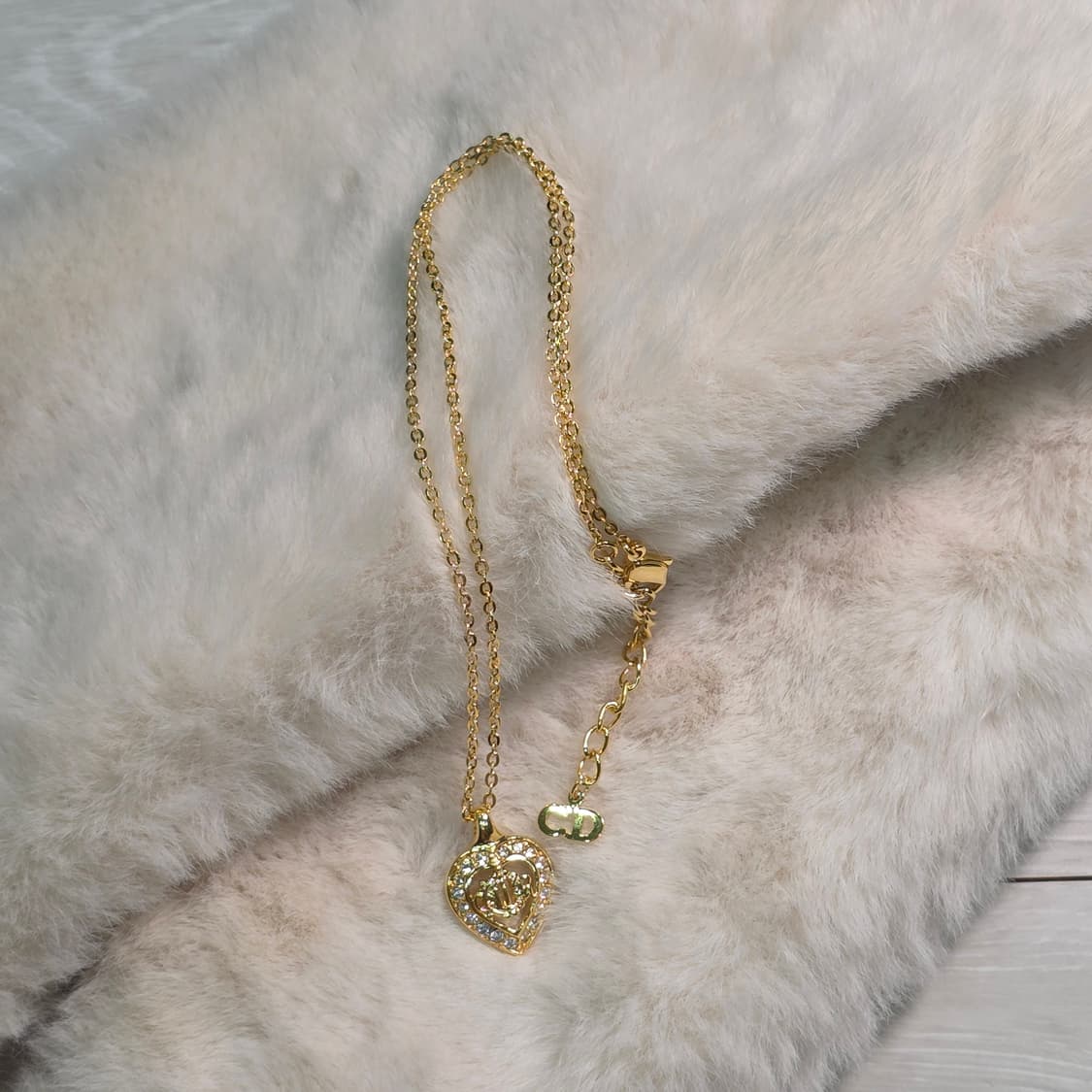 크리스찬 디올 라인스톤 하트 CD 로고 목걸이 상품이미지3