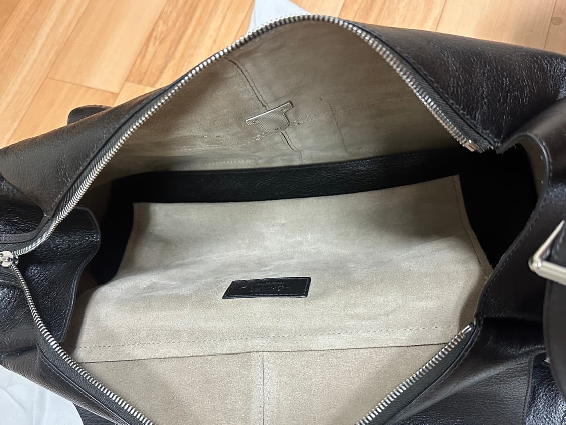 르메르 글로시 베지터블 레더 위켄드 기어백 에스프레소 상품이미지2