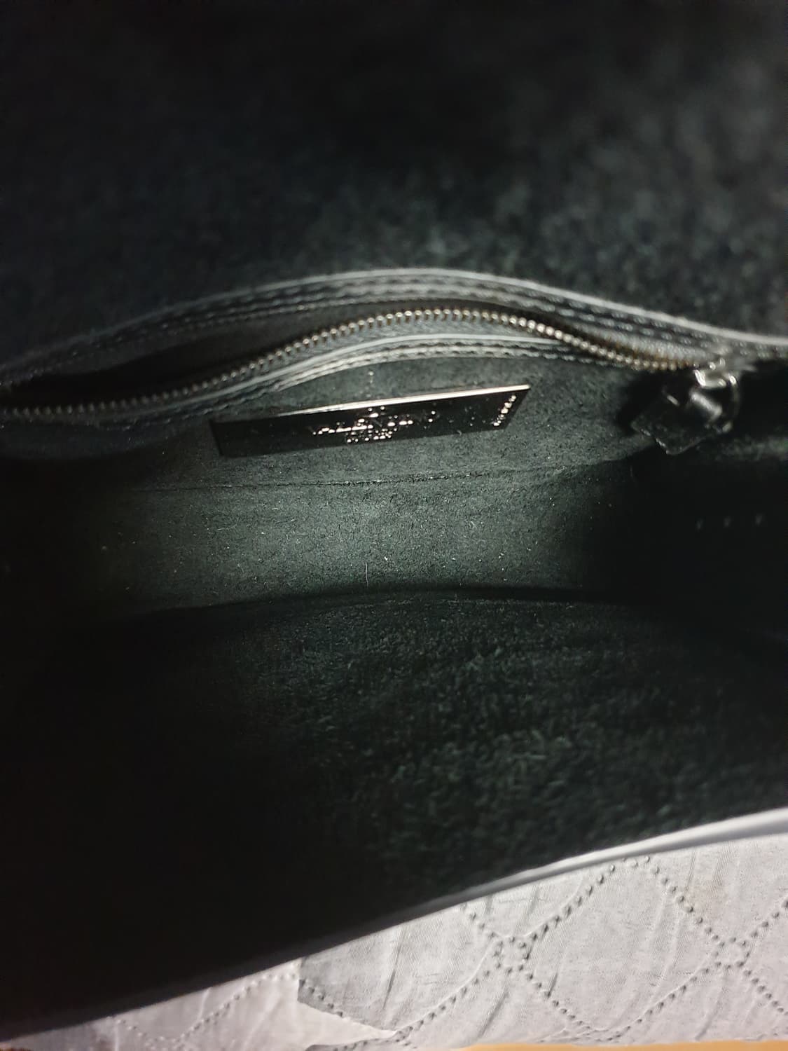 발렌티노 가라바니 락스터드 크로스백 스몰 블랙 상품이미지6