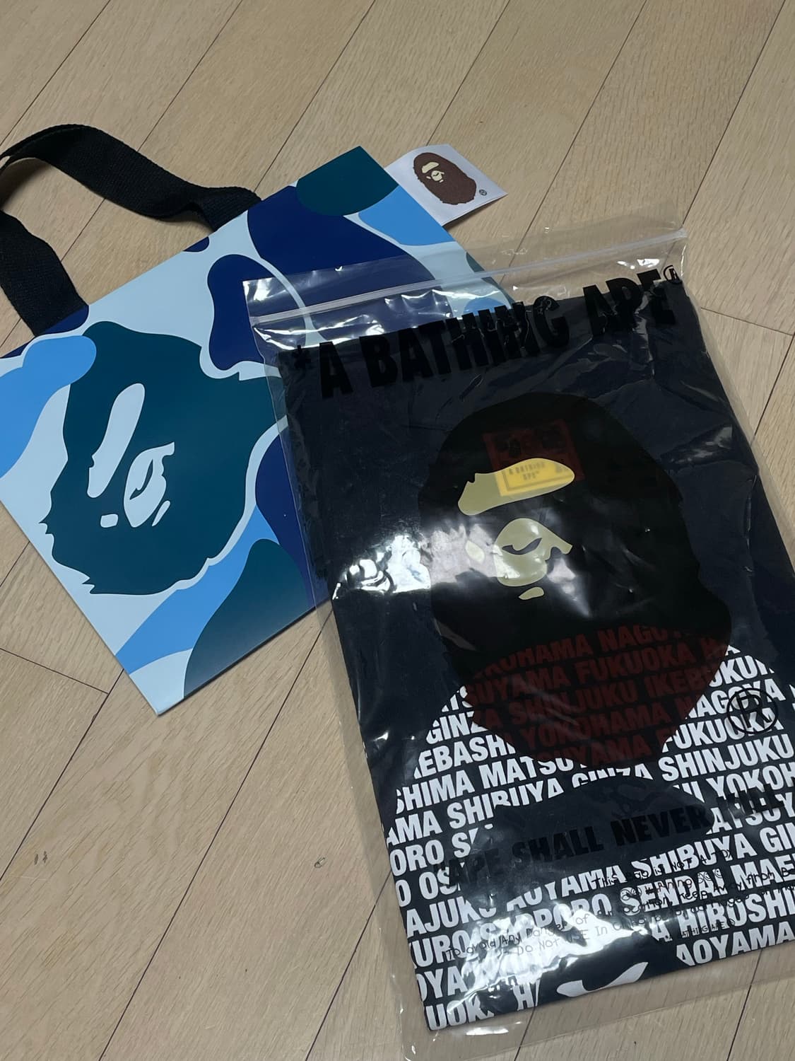 새상품) 베이프 재팬 스토어 티셔츠 블랙 XL 상품이미지1