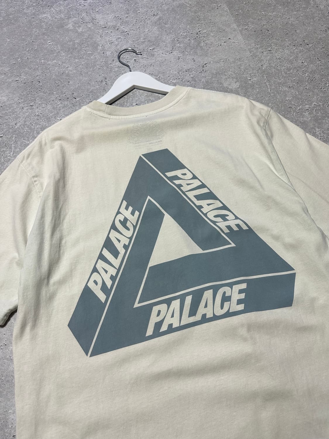 팔라스 빅로고 아이보리 반팔티 상품이미지3