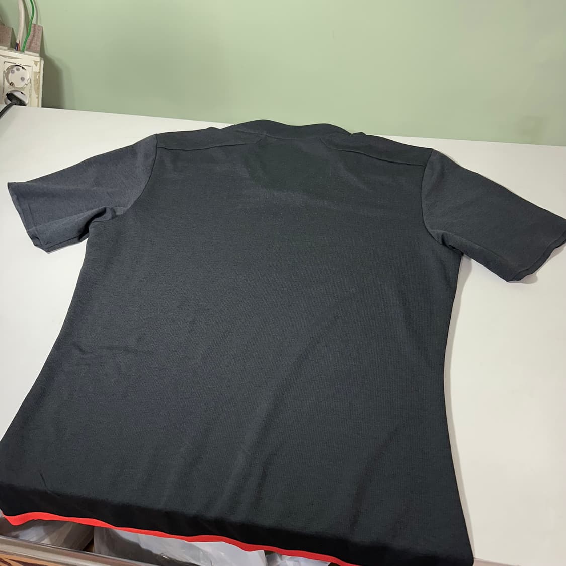 M 아디다스테니스 챠콜 기능성폴리 바리케이드 테니스반팔 상품이미지4